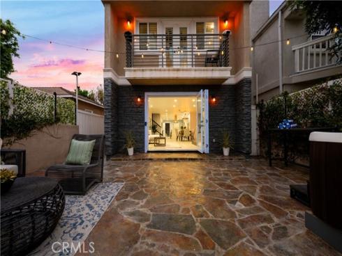 215  Knoxville   Avenue, Huntington Beach, CA