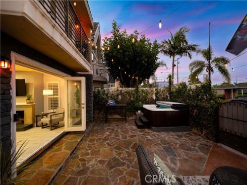 215  Knoxville   Avenue, Huntington Beach, CA