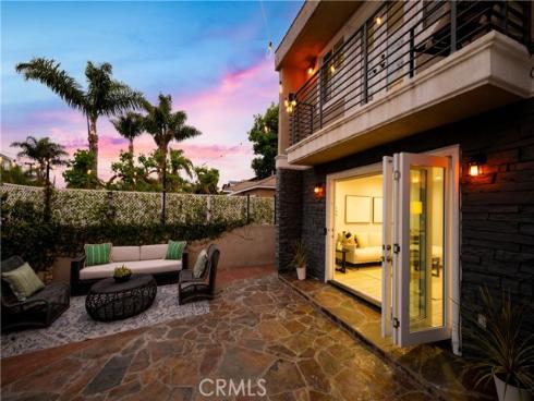 215  Knoxville   Avenue, Huntington Beach, CA