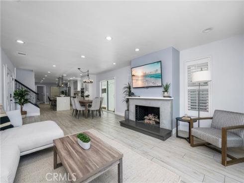 215  Knoxville   Avenue, Huntington Beach, CA