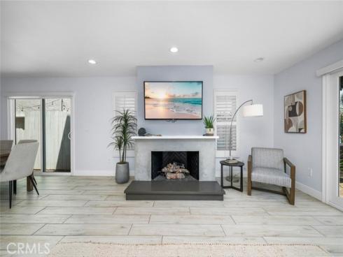 215  Knoxville   Avenue, Huntington Beach, CA
