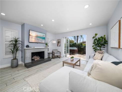 215  Knoxville   Avenue, Huntington Beach, CA