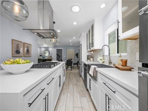 215  Knoxville   Avenue, Huntington Beach, CA