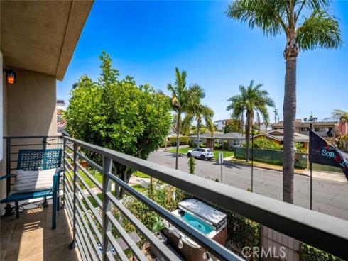 215  Knoxville   Avenue, Huntington Beach, CA