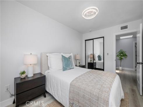 215  Knoxville   Avenue, Huntington Beach, CA