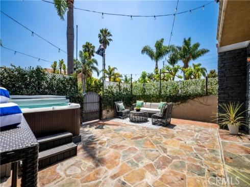 215  Knoxville   Avenue, Huntington Beach, CA
