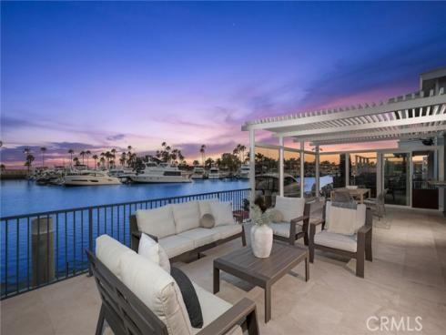 17033 Edgewater Drive, Huntington Beach, CA