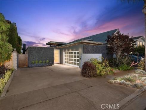 17033 Edgewater Lane, Huntington Beach, CA