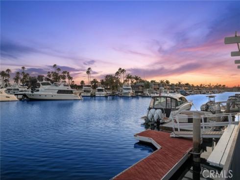 17033 Edgewater Lane, Huntington Beach, CA