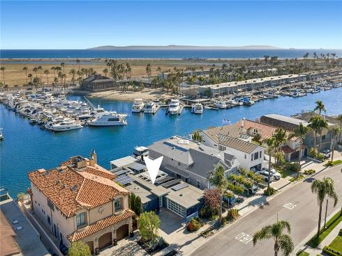 17033 Edgewater Lane, Huntington Beach, CA