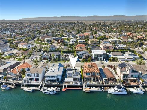 17033 Edgewater Lane, Huntington Beach, CA