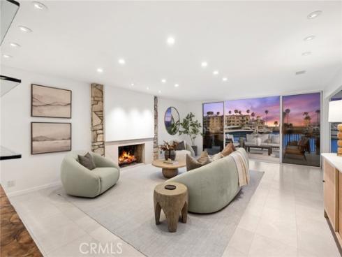 17033 Edgewater Lane, Huntington Beach, CA