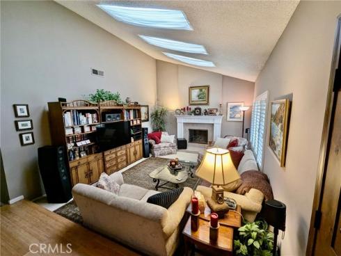20391 Brentstone Lane, Huntington Beach, CA