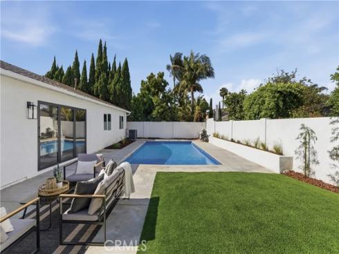 20682  Queens Park   Lane, Huntington Beach, CA