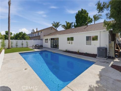20682  Queens Park   Lane, Huntington Beach, CA