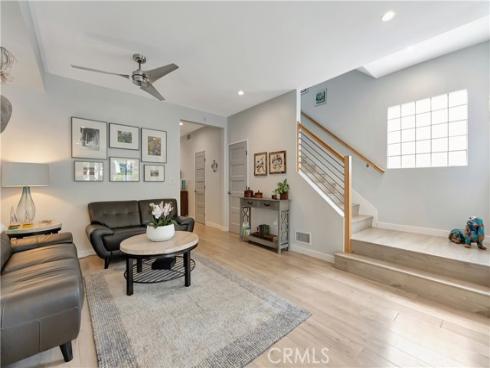 212 Hartford Avenue, Huntington Beach, CA