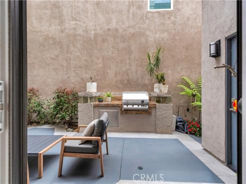 212 Hartford Avenue, Huntington Beach, CA