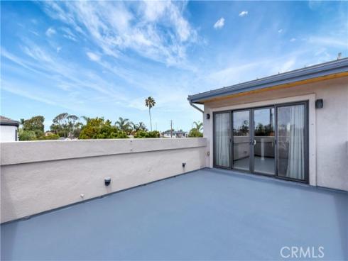 212 Hartford Avenue, Huntington Beach, CA