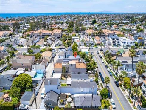 212 Hartford Avenue, Huntington Beach, CA