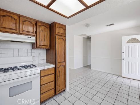 17081 Kampen Lane, Huntington Beach, CA