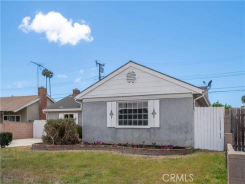 17081 Kampen Lane, Huntington Beach, CA