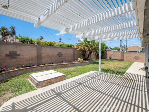 17081 Kampen Lane, Huntington Beach, CA