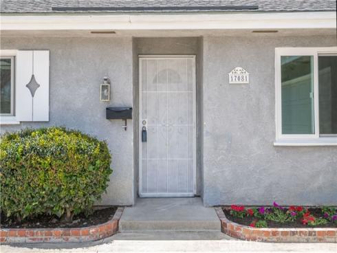 17081 Kampen Lane, Huntington Beach, CA