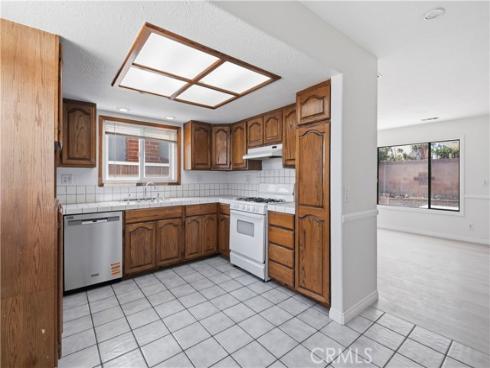 17081 Kampen Lane, Huntington Beach, CA