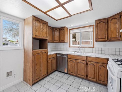 17081 Kampen Lane, Huntington Beach, CA