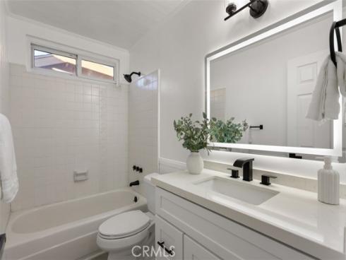 9882 Kings Canyon , Huntington Beach, CA