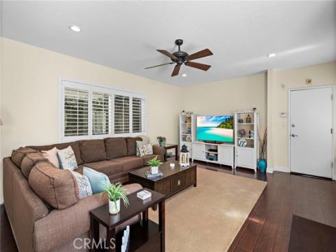 207 Memphis Avenue, Huntington Beach, CA