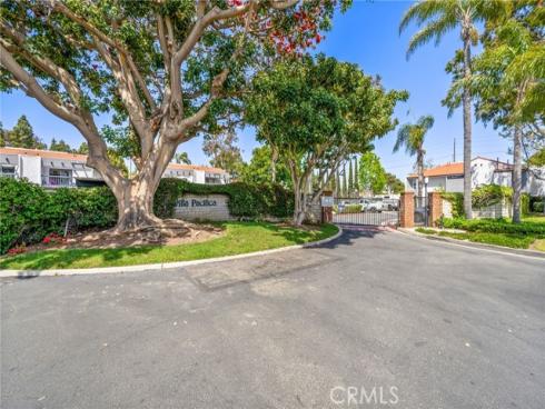 215 Wichita 409 Avenue, Huntington Beach, CA