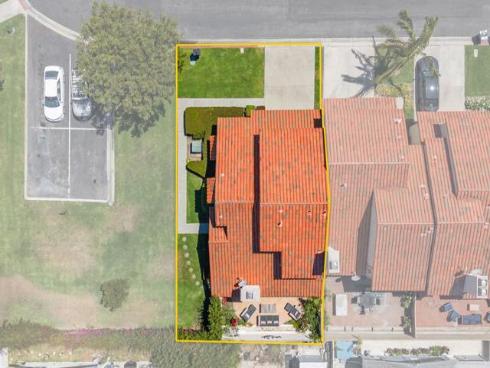 7895  Shell   Circle, Huntington Beach, CA