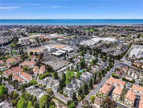 7402  Yellowtail Drive #204  204  Drive, Huntington Beach, CA