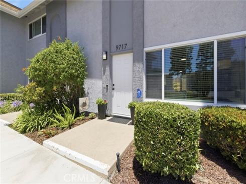 9717 Pettswood #6 Drive, Huntington Beach, CA