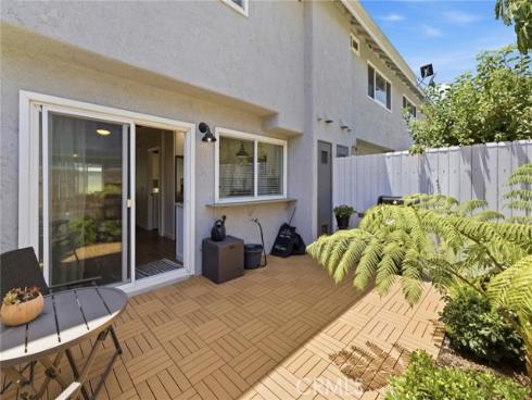 9717 Pettswood #6 Drive, Huntington Beach, CA