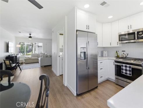 9717 Pettswood #6 Drive, Huntington Beach, CA