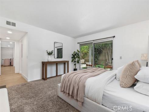9001 Oceanwood Drive, Huntington Beach, CA