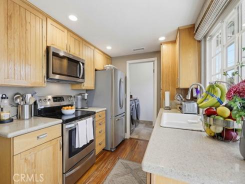 17711 Edwards , Huntington Beach, CA