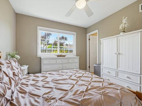 17711 Edwards , Huntington Beach, CA