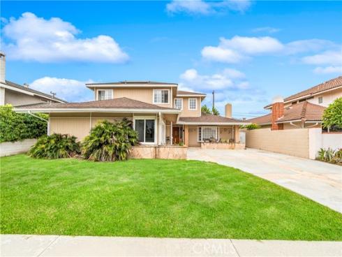 21661 Kaneohe , Huntington Beach, CA
