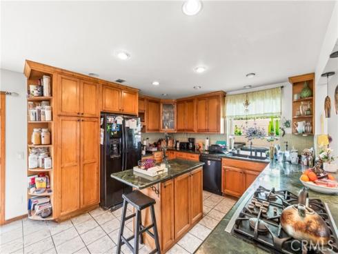 21661 Kaneohe , Huntington Beach, CA