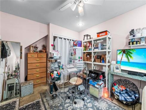 21661 Kaneohe , Huntington Beach, CA