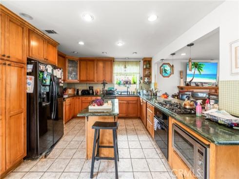 21661 Kaneohe , Huntington Beach, CA