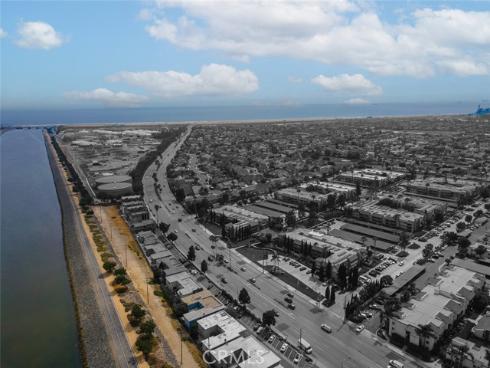 21662 Brookhurst C , Huntington Beach, CA