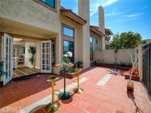 8391  Mapledale   Lane, Huntington Beach, CA