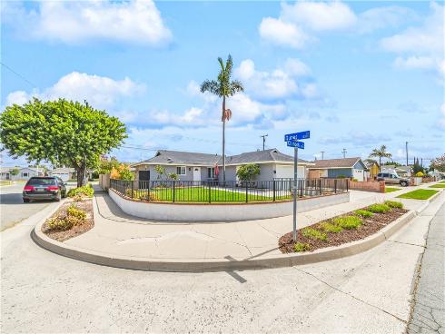 5921 Chinook Drive, Huntington Beach, CA