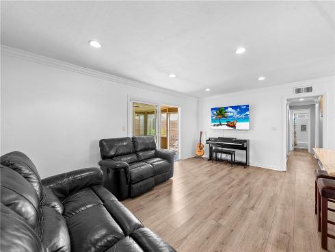 5921 Chinook Drive, Huntington Beach, CA