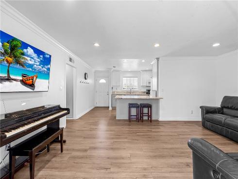5921 Chinook Drive, Huntington Beach, CA