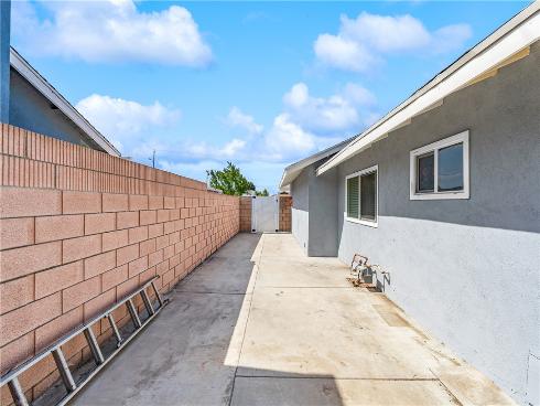 5921 Chinook Drive, Huntington Beach, CA